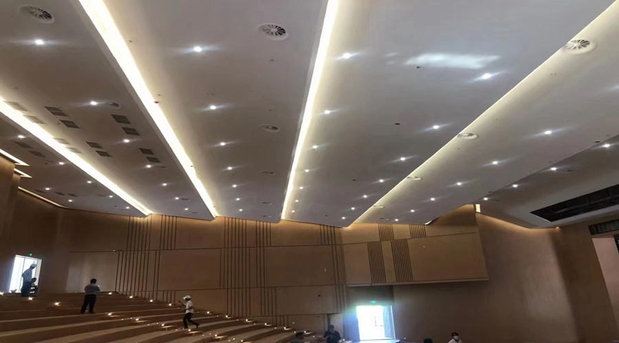 廣東金融學(xué)院清遠校區(qū)報告廳GRG吊頂項目