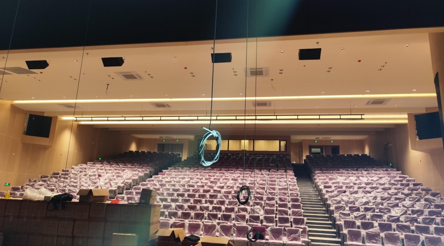 廣州黃埔會(huì)元中學(xué)GRG報(bào)告廳工程案例